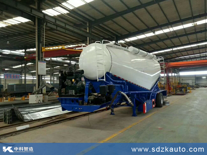 粉粒物料運(yùn)輸半掛車(chē)