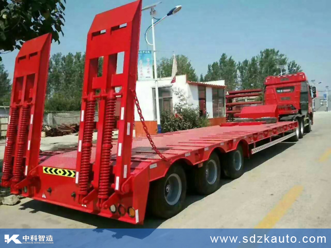 低平板半掛車(chē)